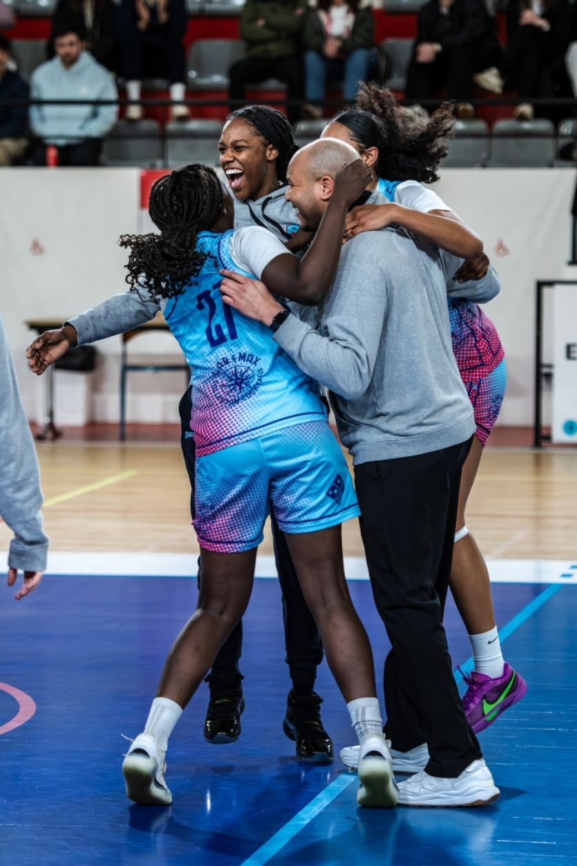 Les U18 de la Bluelights Academy filent en quarts de finale de Coupe de France